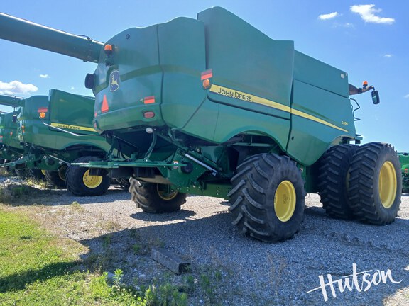 Photo of 2017 John Deere S690