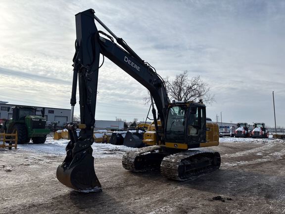 Photo of a 2022 John Deere 160GLC