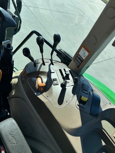 2021 John Deere 6120E Image 6