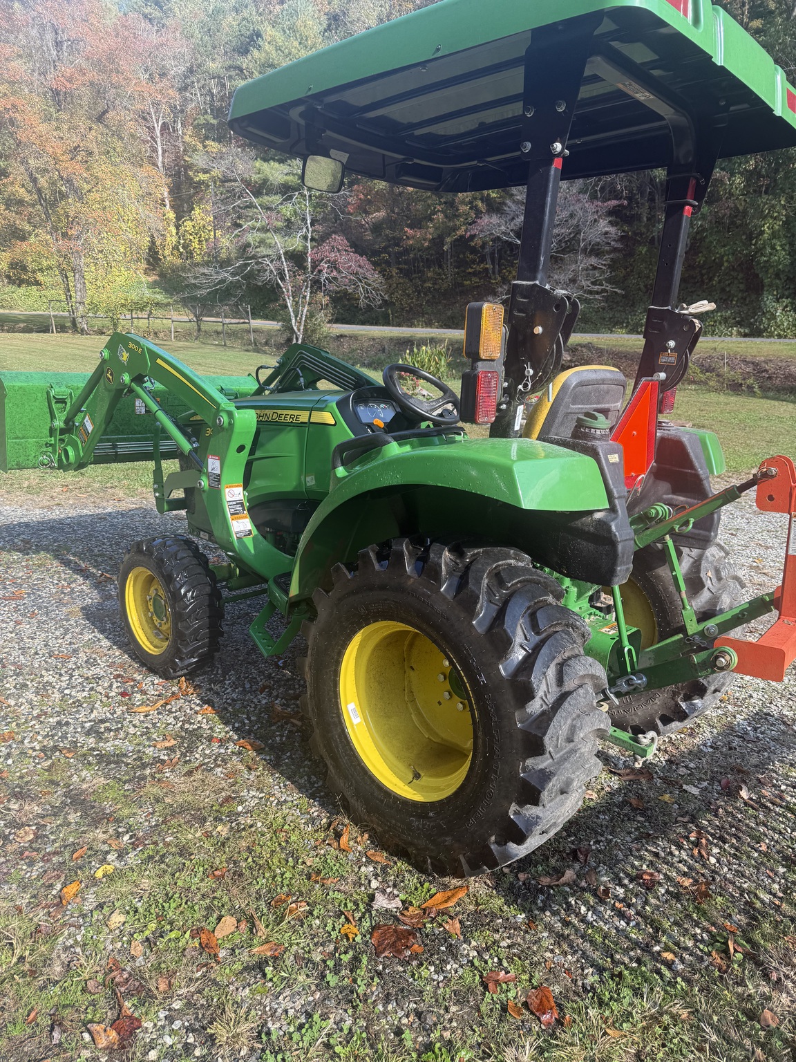2022 John Deere 3025D Image 2