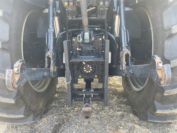 Deutz-Fahr 6215 image 33