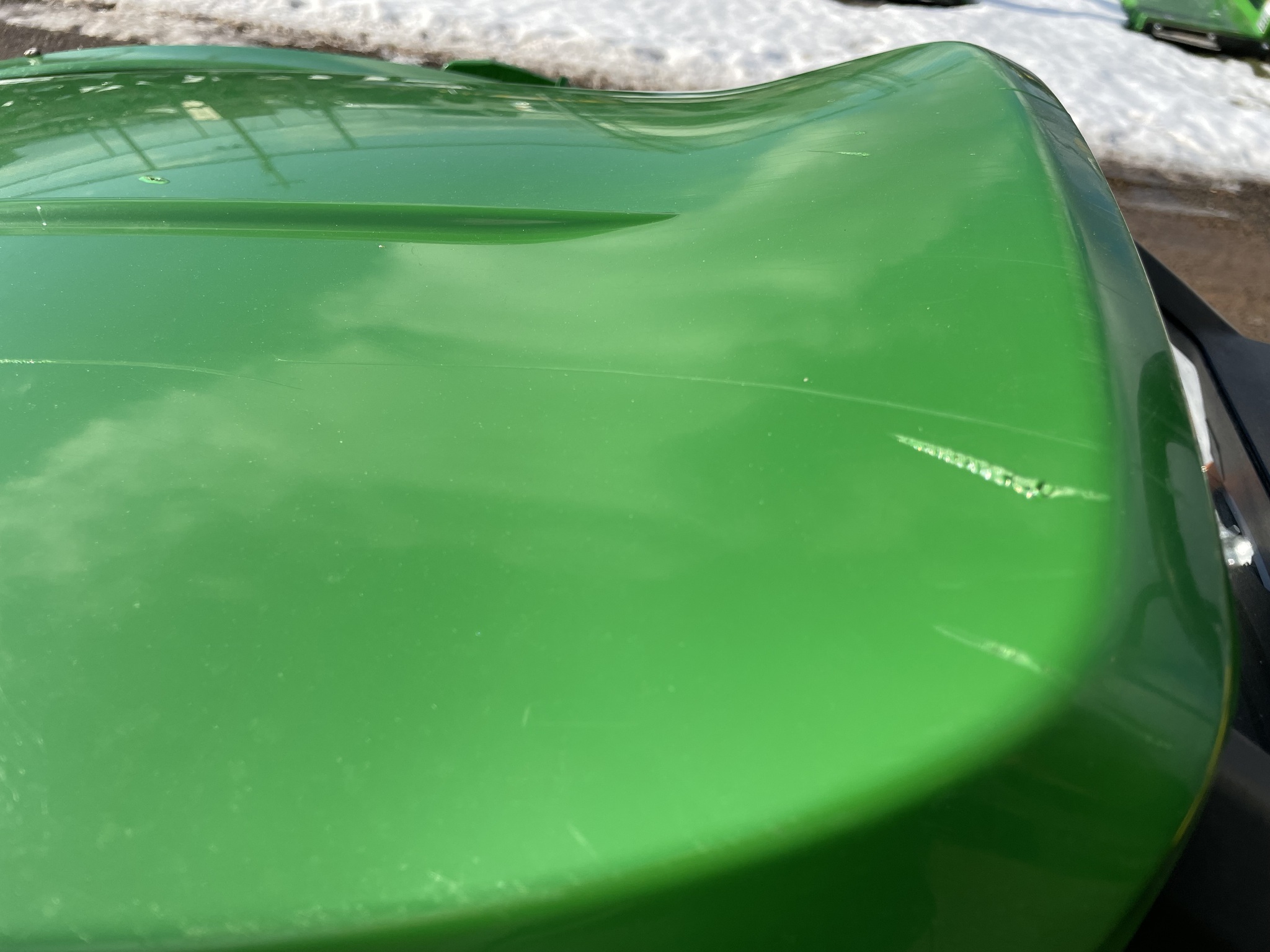 2020 John Deere 2025R Image 8