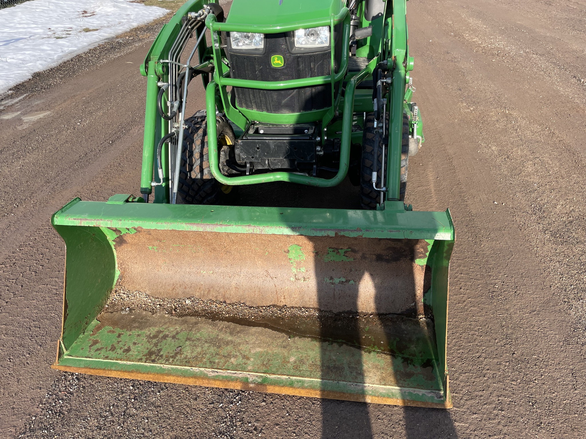 2020 John Deere 2025R Image 7