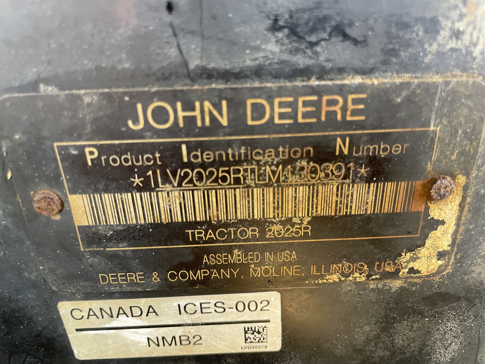 2020 John Deere 2025R Image 10