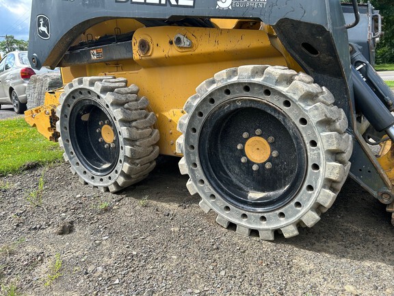 2018 John Deere 332G