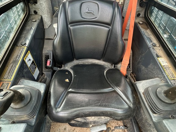 2018 John Deere 332G