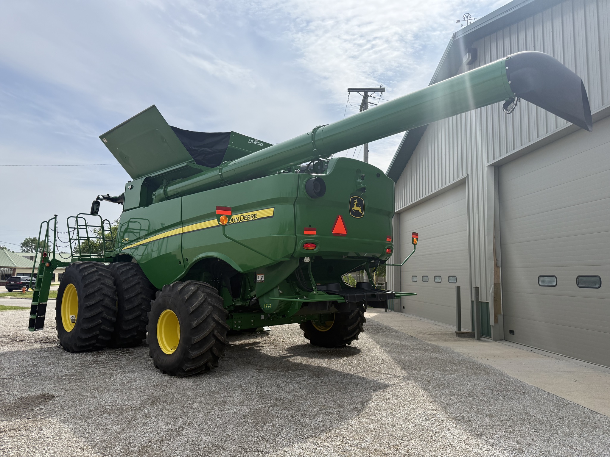  2023 John Deere S770 at Heritage Tractor in Pontiac, IL