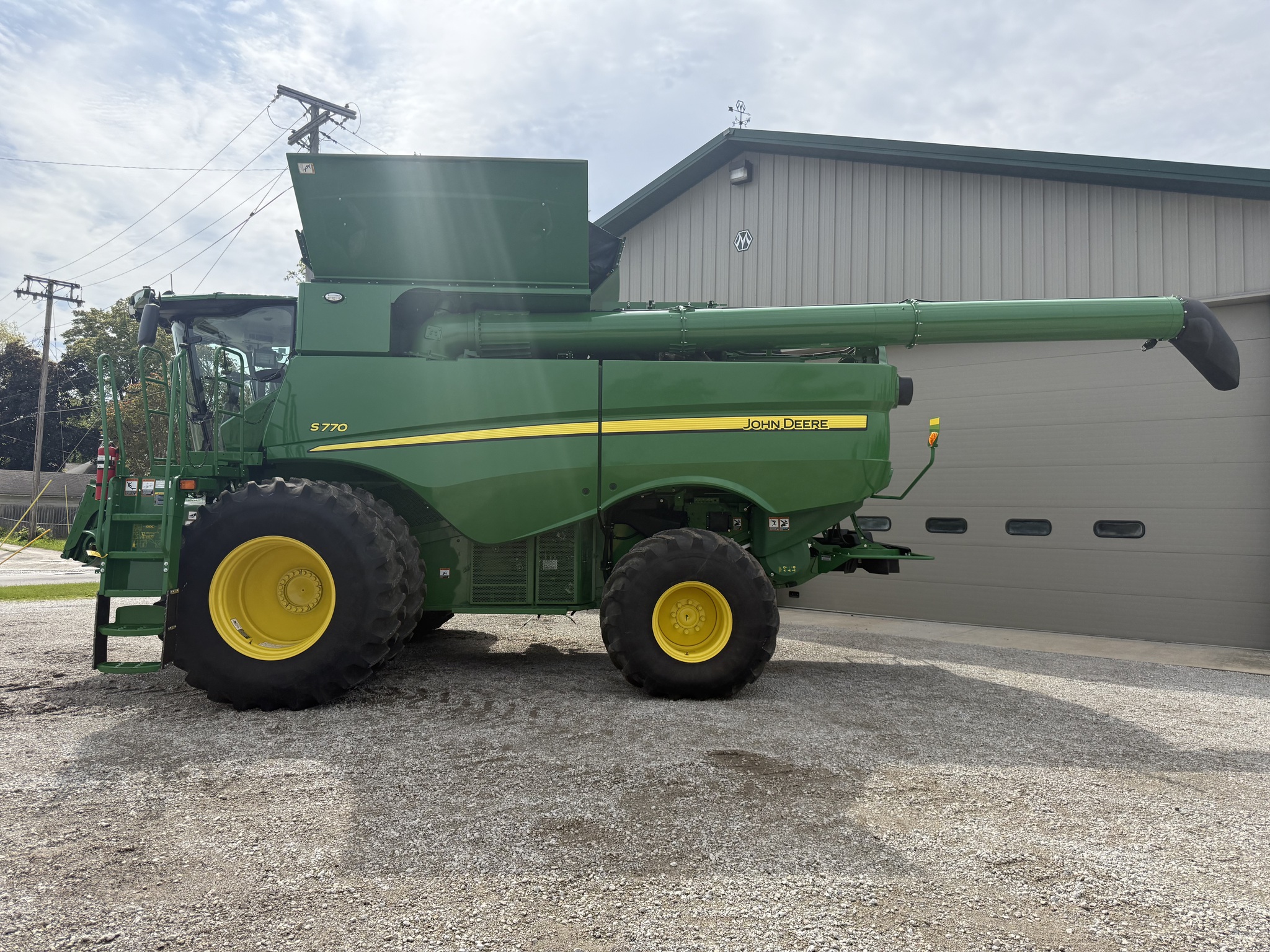  2023 John Deere S770 at Heritage Tractor in Pontiac, IL