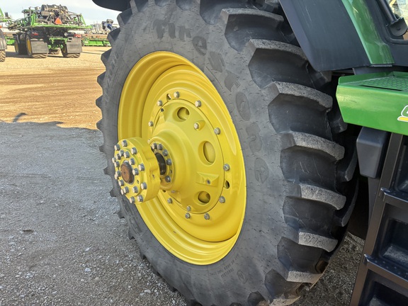 2025 John Deere 8R 250 (3rd thumbnail)