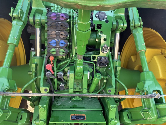 2025 John Deere 8R 250 (11th thumbnail)