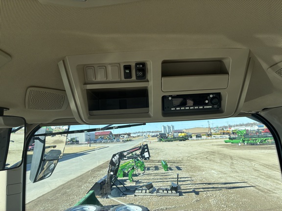 2025 John Deere 8R 250 (13th thumbnail)