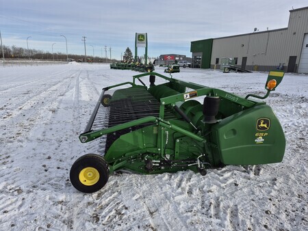 Used 2020 John Deere 615P Combine Platforms at Horizon Ag & Turf in St. Paul, AB - Photo4