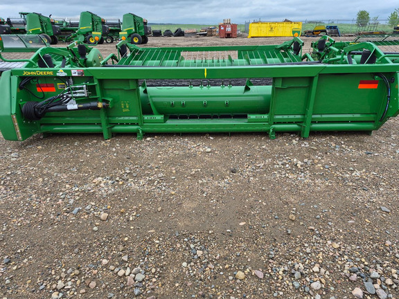 Used 2020 John Deere 615P Combine Platforms at Horizon Ag & Turf in St. Paul, AB - Photo4