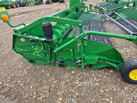 Used 2020 John Deere 615P Combine Platforms at Horizon Ag & Turf in St. Paul, AB - Photo5