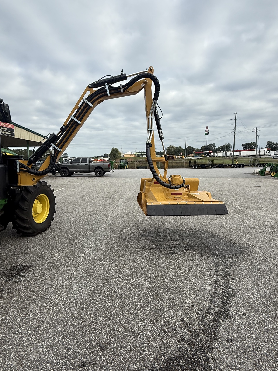 2023 John Deere 6105E Image 7