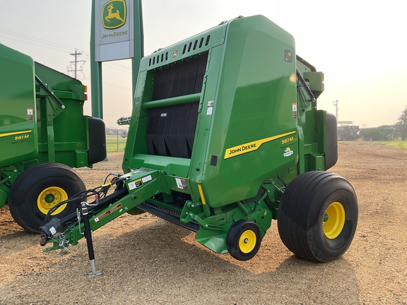  John Deere 561M