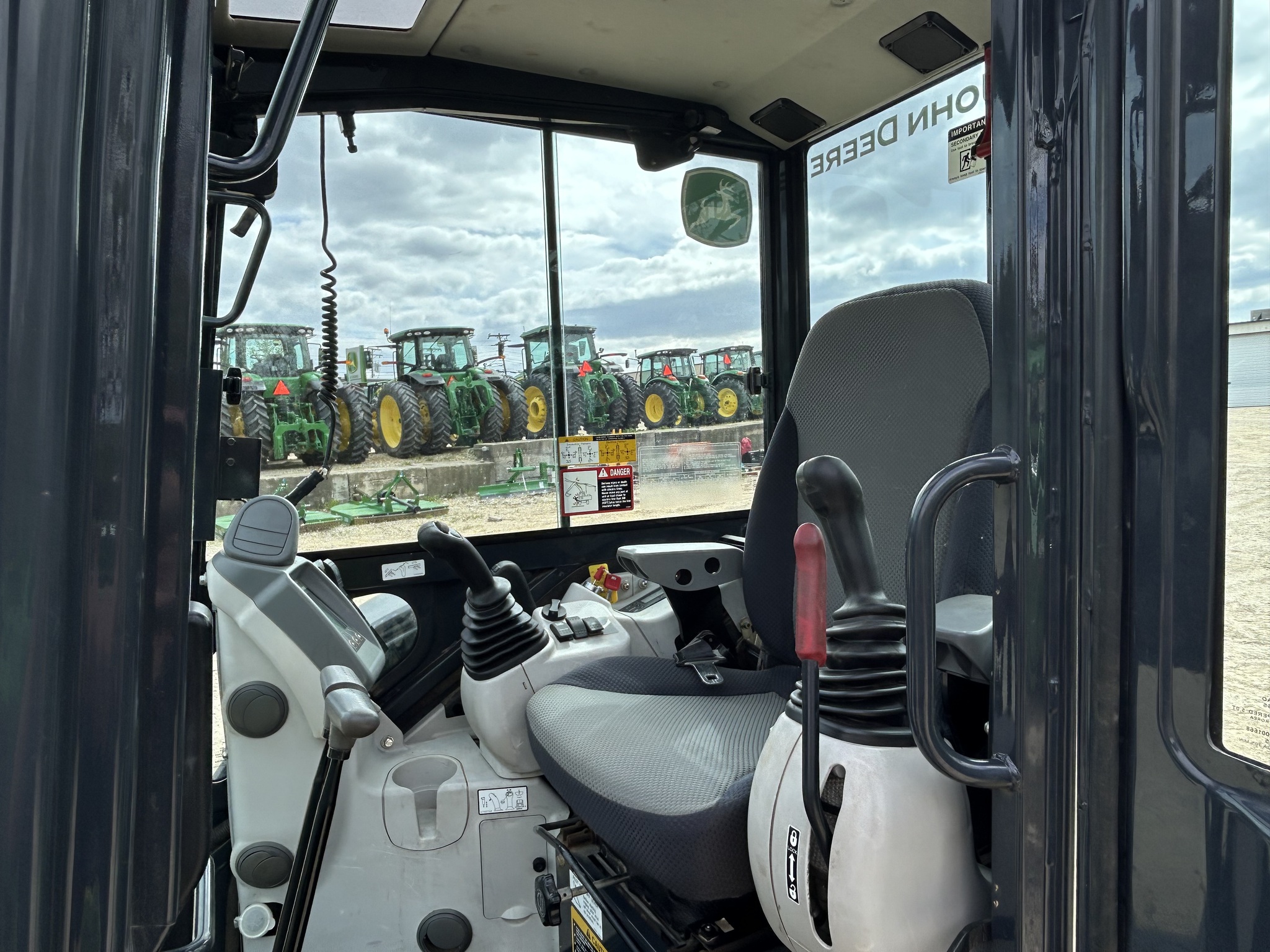  2015 John Deere 35G at Heritage Tractor in Freeport, IL