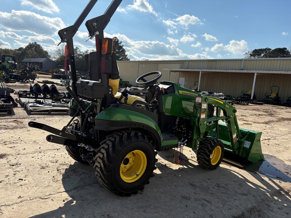 2025 John Deere 1025R Photo 3
