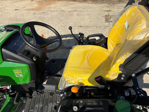 2025 John Deere 1025R Photo 4