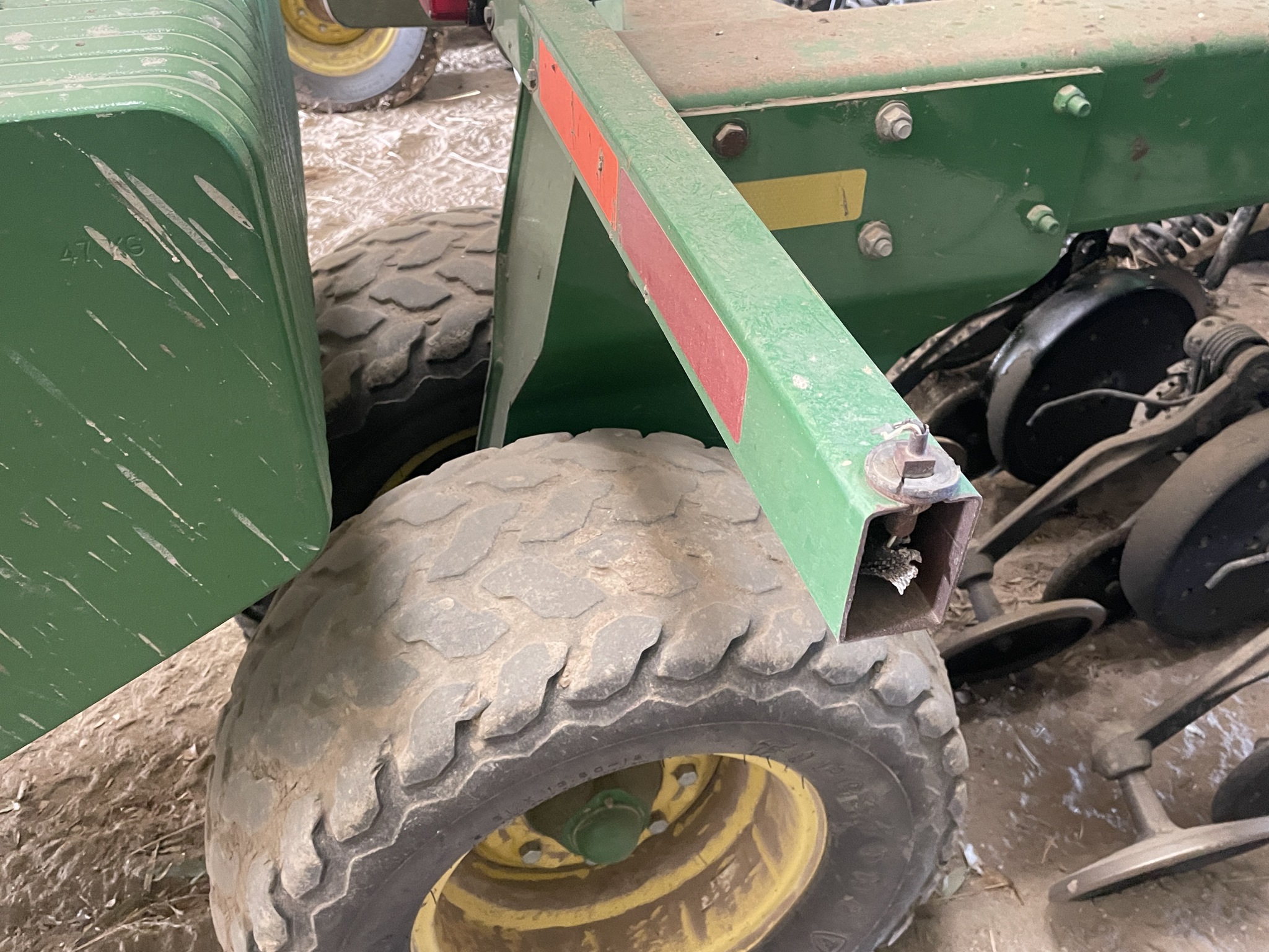 2012 John Deere 1890 Image 20