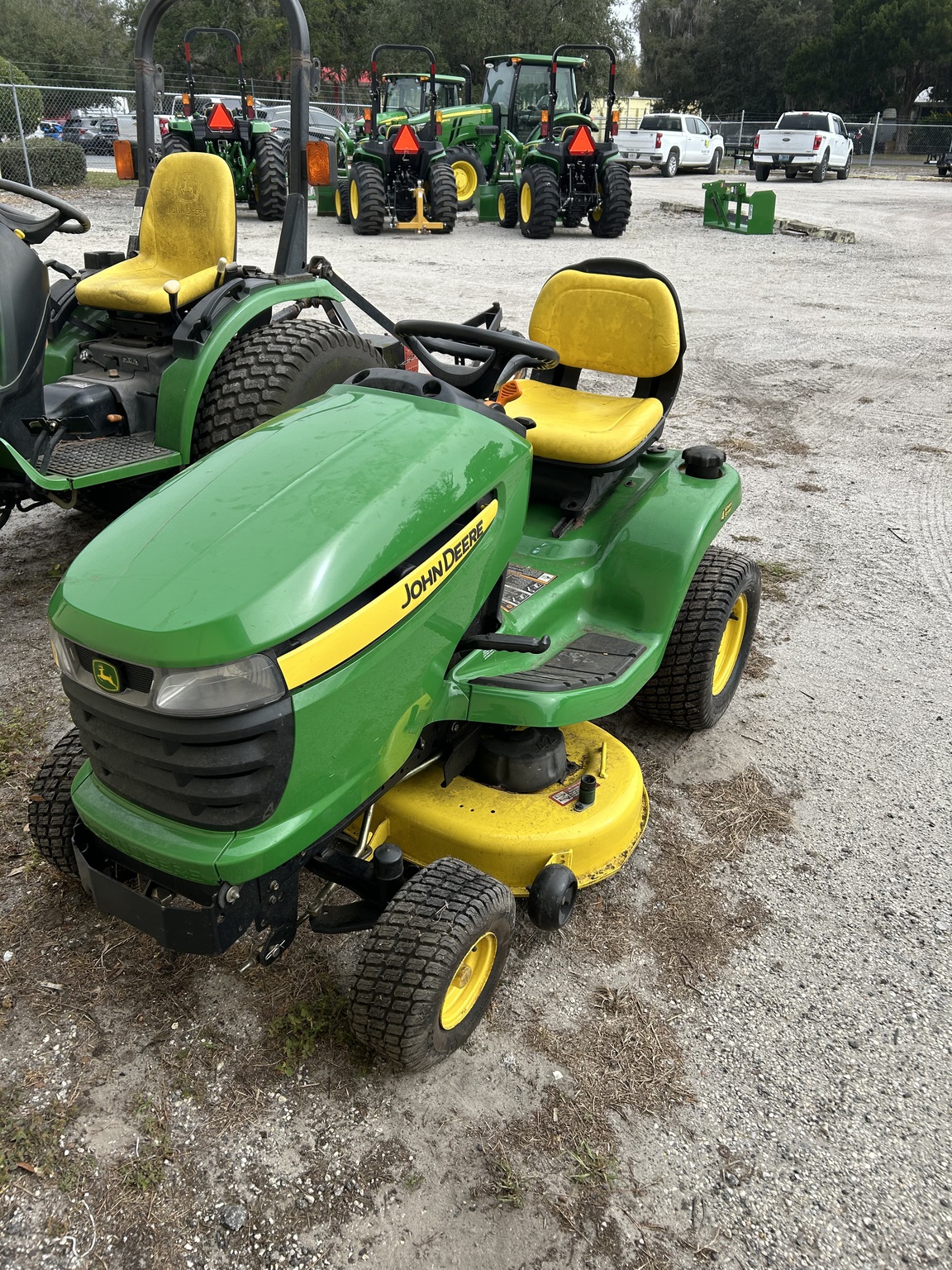 2010 John Deere X304 Image 2
