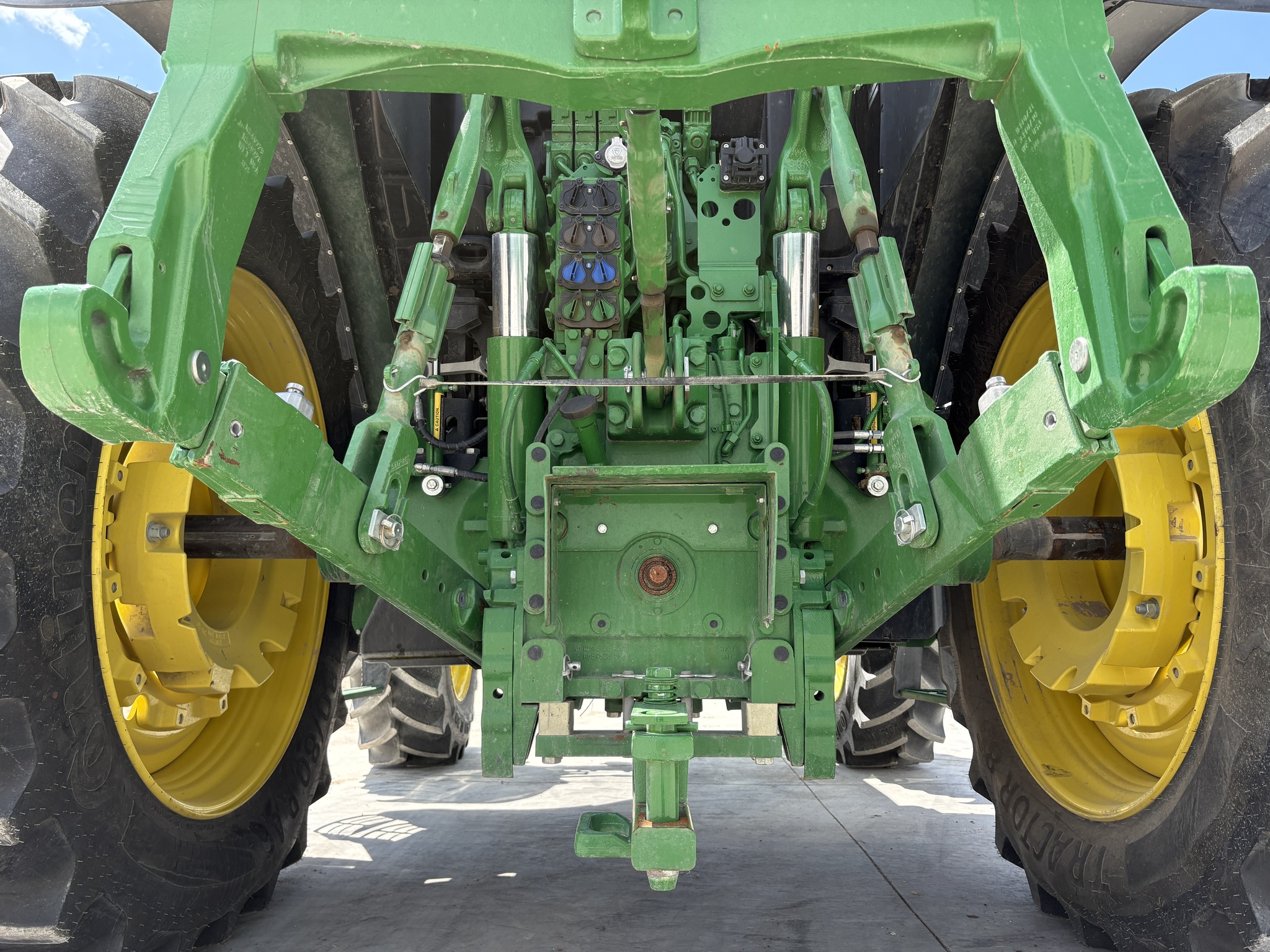 2023 John Deere 6R 175 Image 3