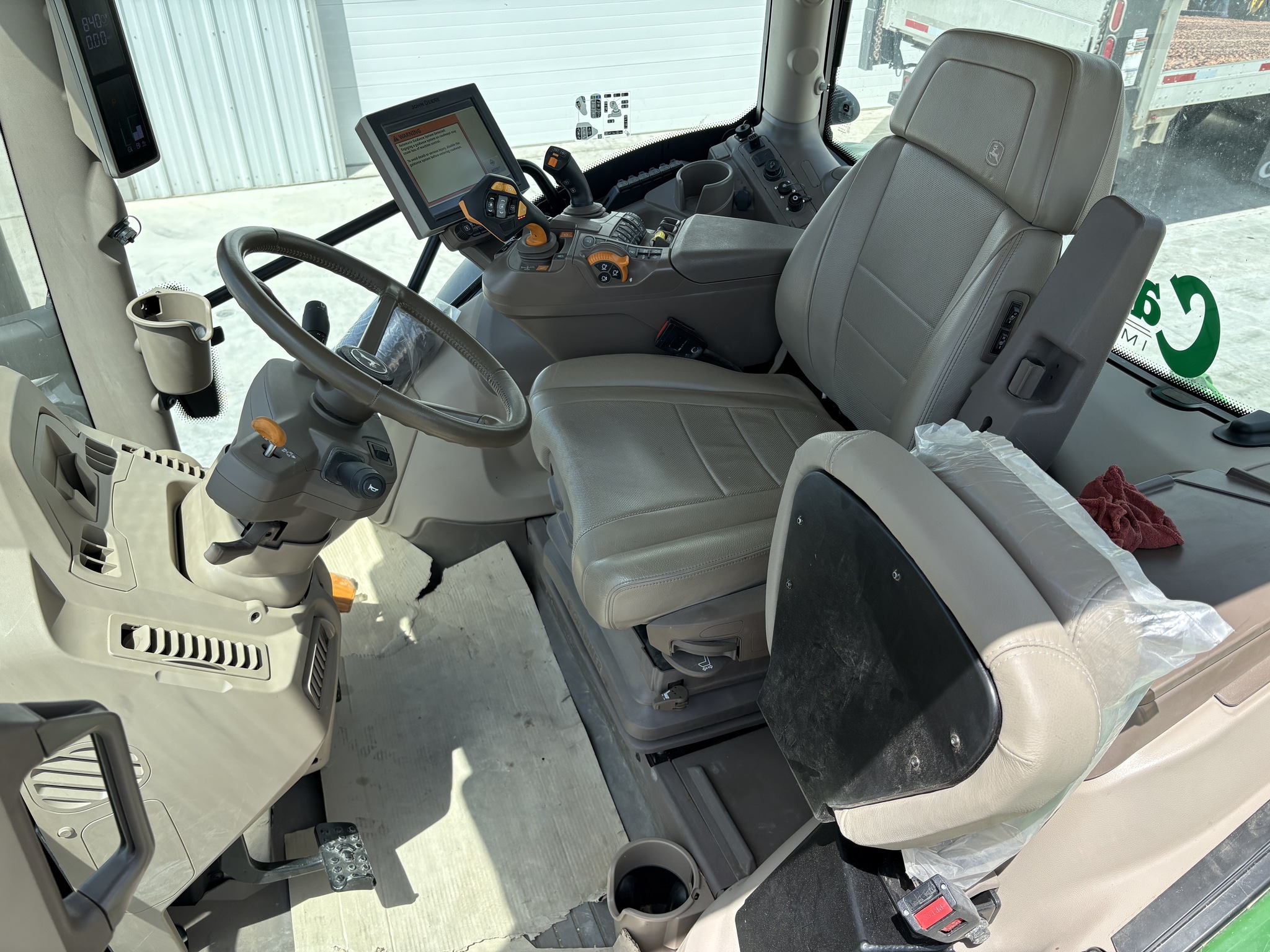 2023 John Deere 6R 175 Image 7