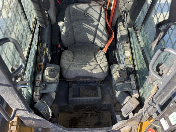2023 John Deere 325G - Photo16