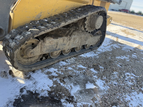 2023 John Deere 325G - Photo13