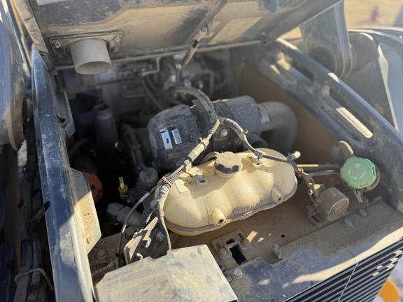 2023 John Deere 325G - Photo8