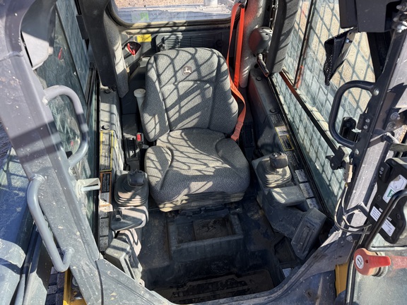 2023 John Deere 325G - Photo17