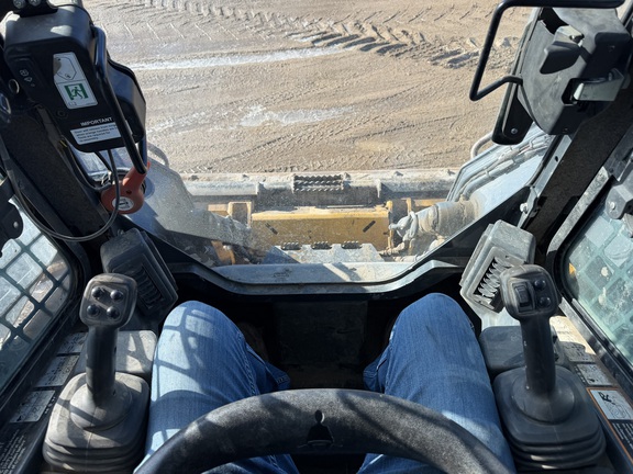 2023 John Deere 325G - Photo18