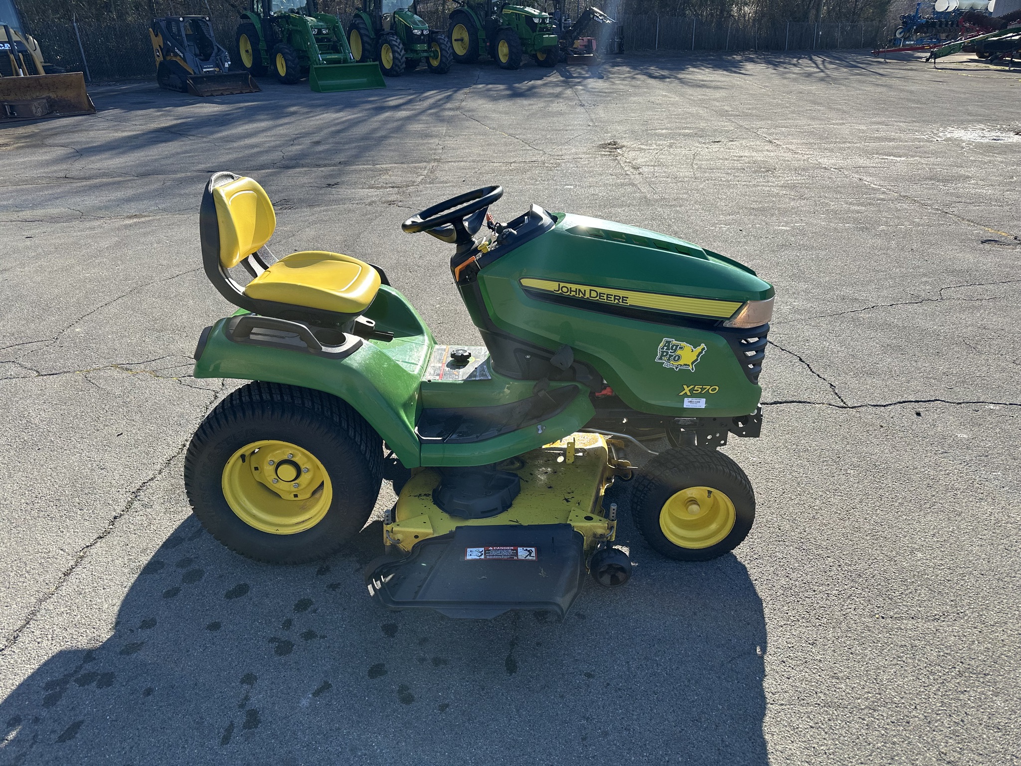 2020 John Deere X570 Image 2