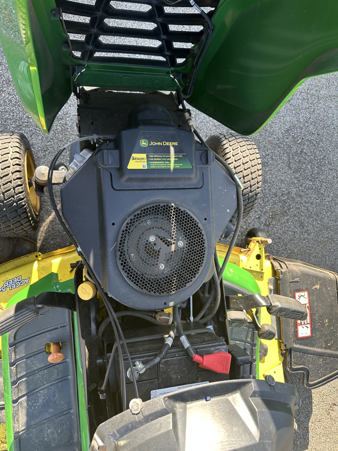 2020 John Deere X570 Image 6