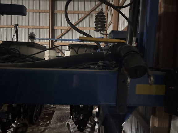 Used 2021 Kinze 3605 Planters: Drawn at Koenig Equipment in Oxford, OH - Photo7