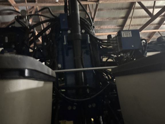 Used 2021 Kinze 3605 Planters: Drawn at Koenig Equipment in Oxford, OH - Photo16