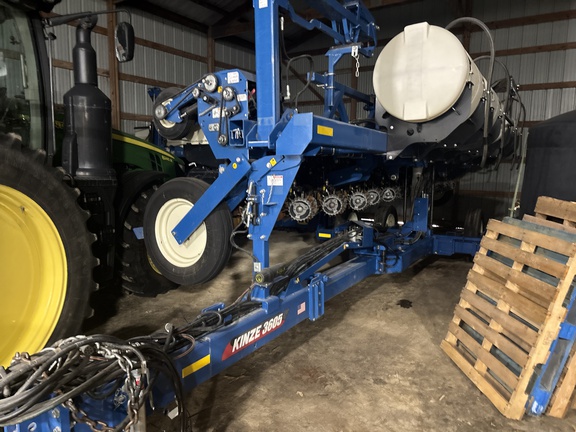 Used 2021 Kinze 3605 Planters: Drawn at Koenig Equipment in Oxford, OH - Photo0