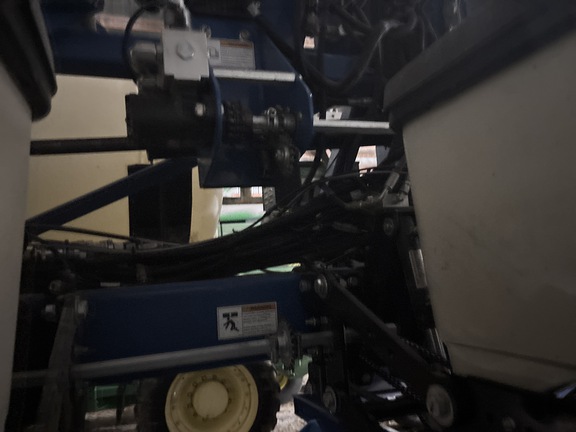 Used 2021 Kinze 3605 Planters: Drawn at Koenig Equipment in Oxford, OH - Photo20