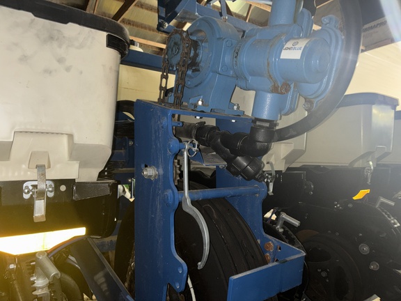 Used 2021 Kinze 3605 Planters: Drawn at Koenig Equipment in Oxford, OH - Photo29