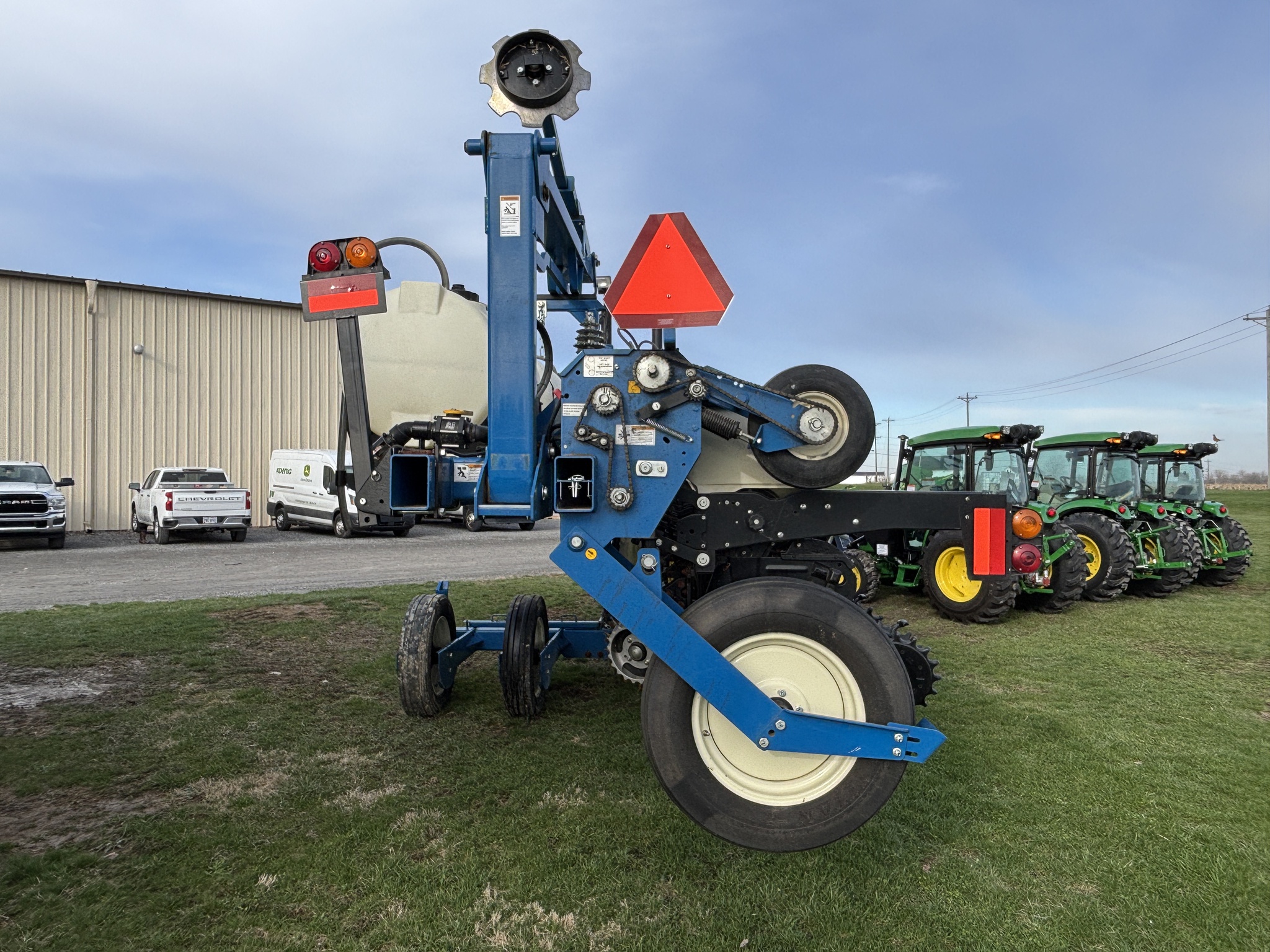 Used 2021 Kinze 3605 Planters: Drawn at Koenig Equipment in Oxford, OH - PhotoXL3