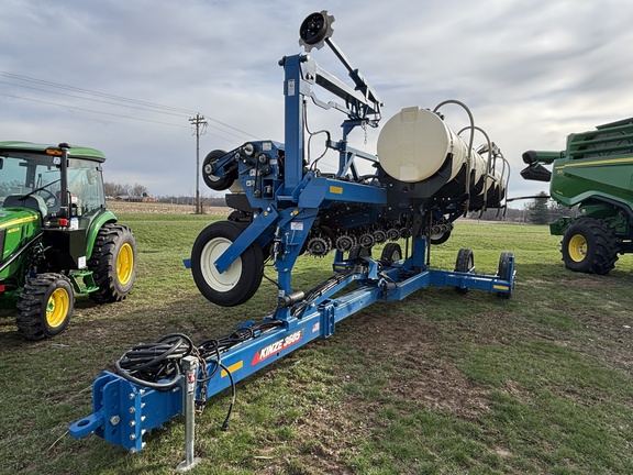 Used 2021 Kinze 3605 Planters: Drawn at Koenig Equipment in Oxford, OH - Photo8