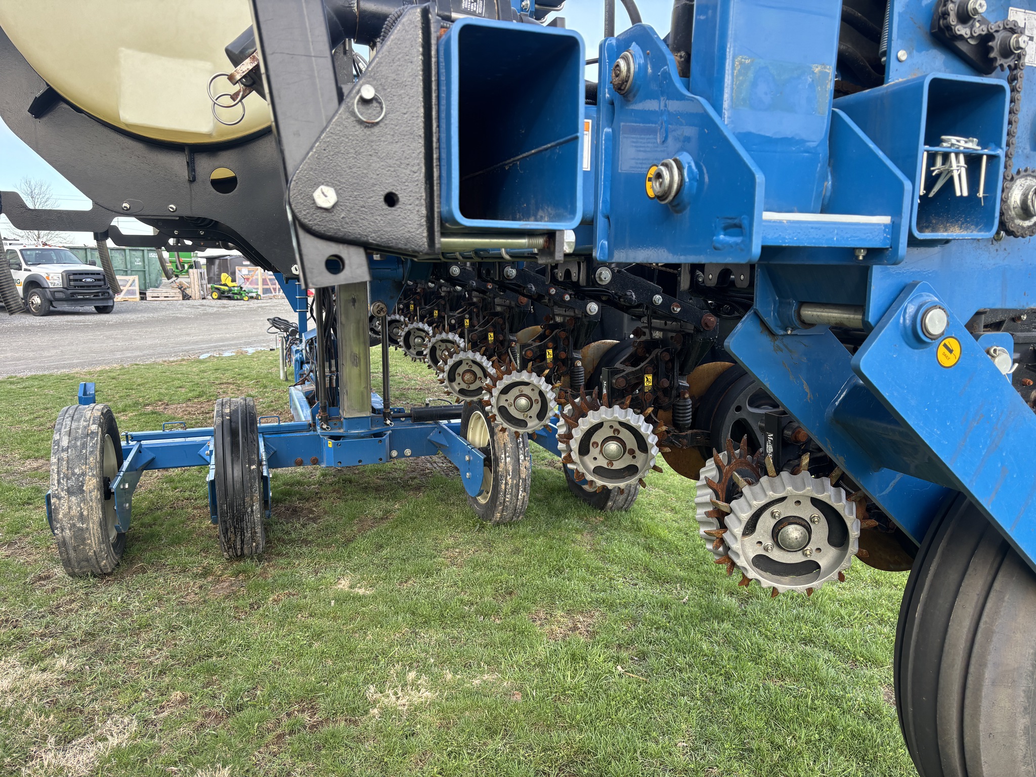 Used 2021 Kinze 3605 Planters: Drawn at Koenig Equipment in Oxford, OH - PhotoXL11