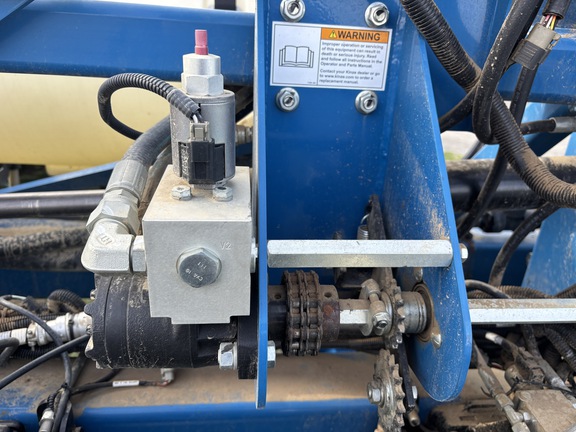 Used 2021 Kinze 3605 Planters: Drawn at Koenig Equipment in Oxford, OH - Photo17