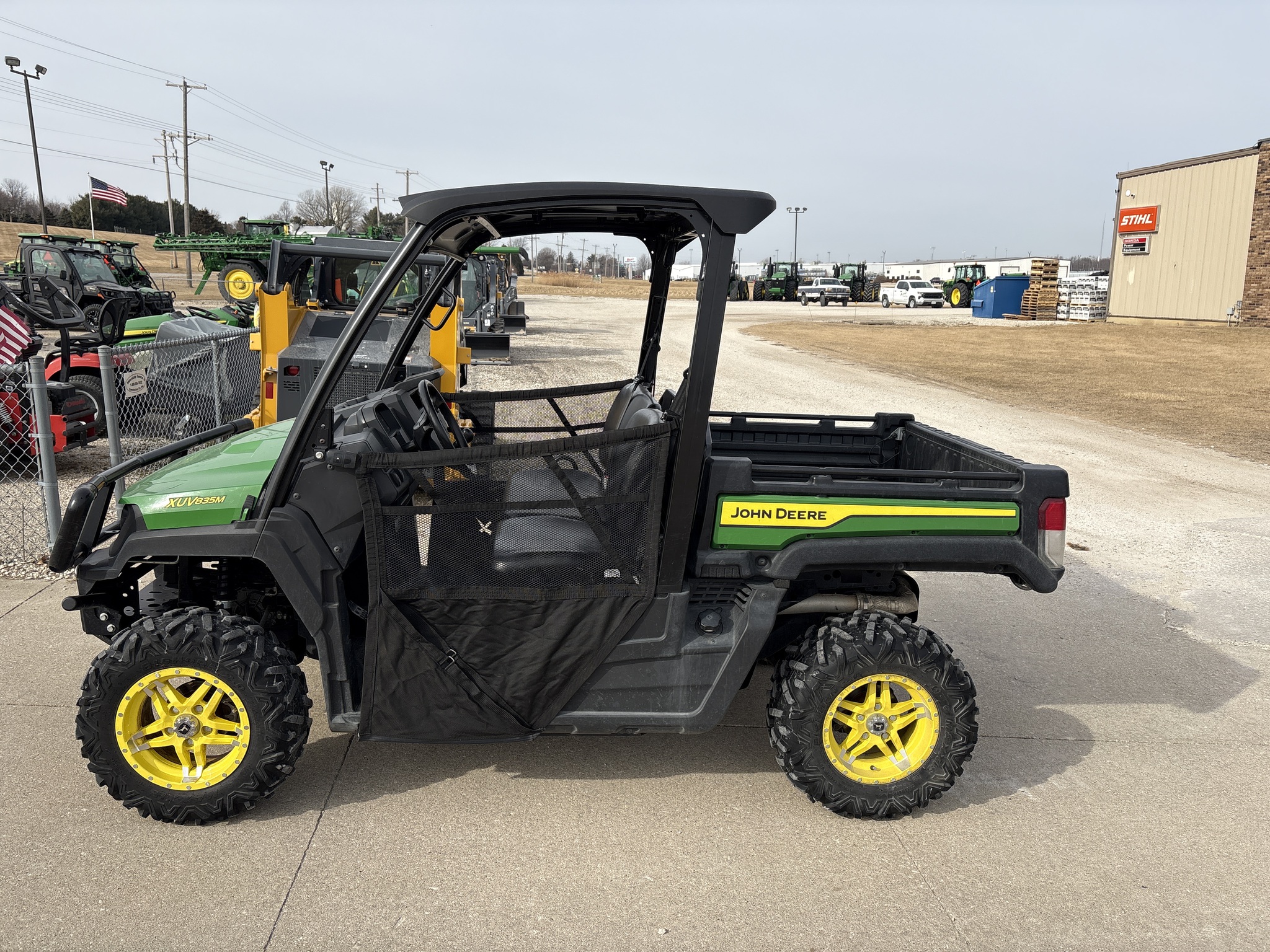  2023 John Deere XUV 835M at Heritage Tractor in Geneseo, IL