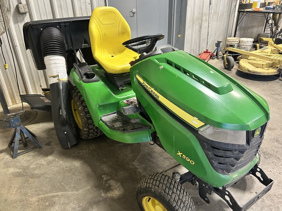 Photo of 2016 John Deere X590