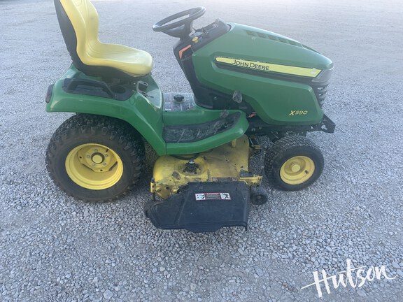Photo of 2016 John Deere X590