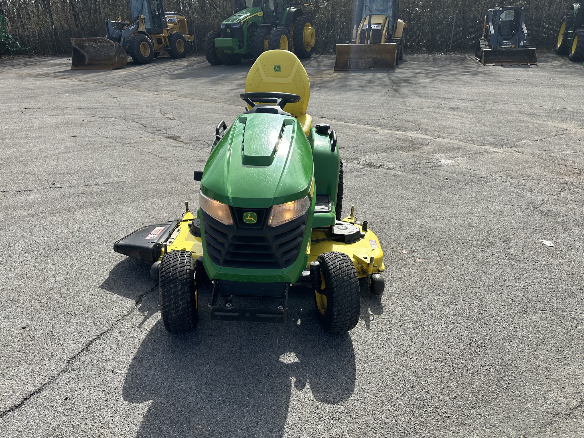 2021 John Deere X590 Image 4