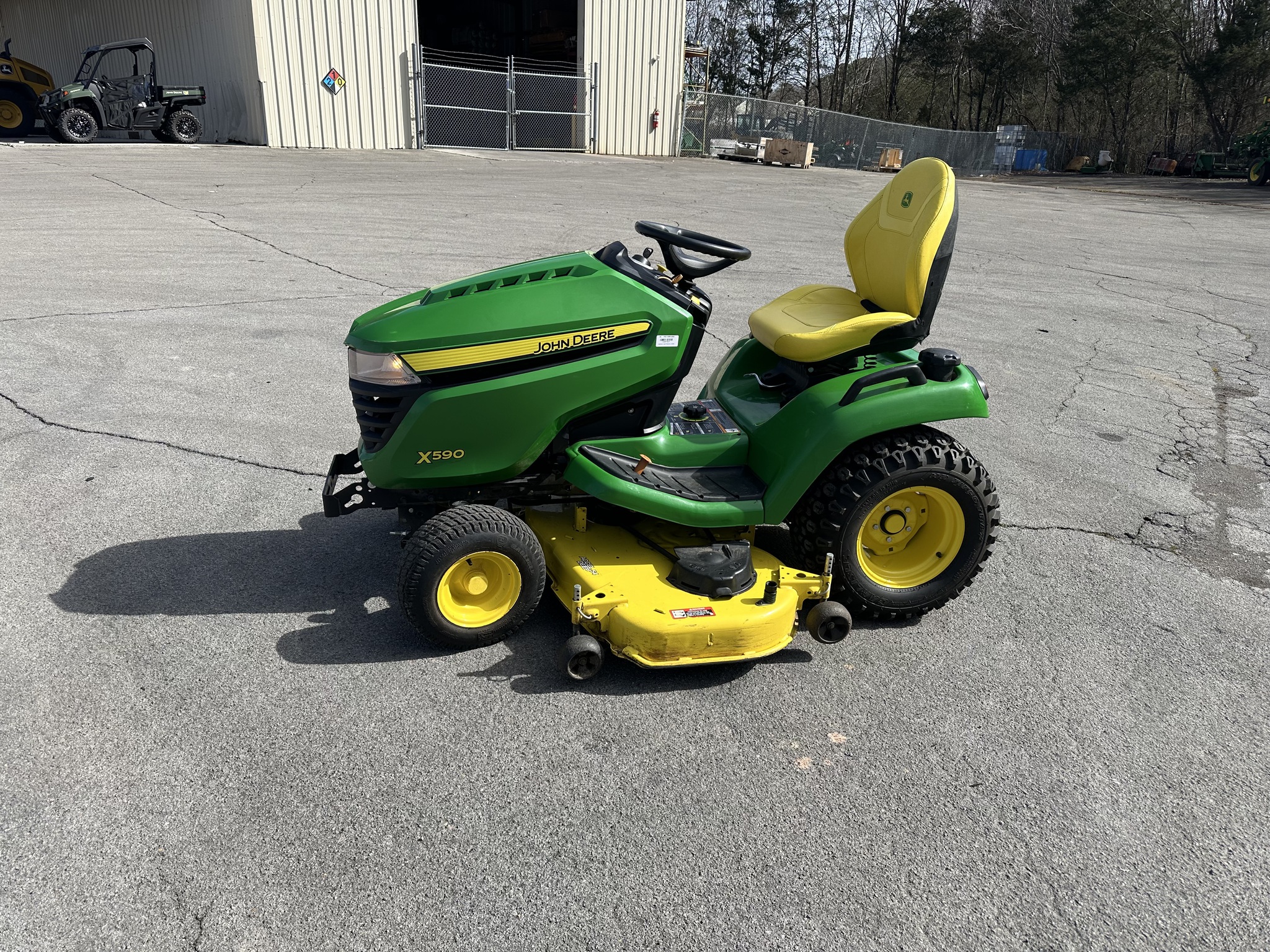 2021 John Deere X590 Image 3