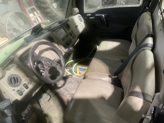 2023 John Deere XUV 835R - Photo8