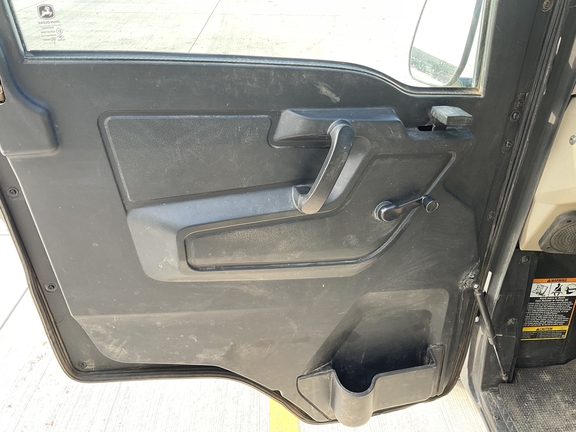 2023 John Deere XUV 835R - Photo14